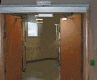 Opérateur portes battants