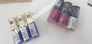 Destockage de vernis à ongles