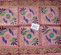 Lot de Centres de table brodés -idéal détaillants