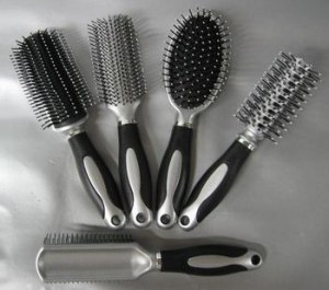 5 brosses a cheveux plastique