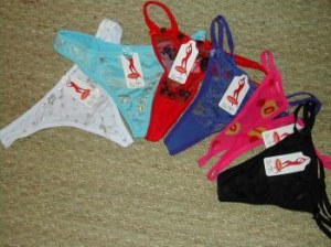 VENDS lots LINGERIE (FEMMES, HOMMES, ENFANTS)
