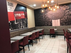 Banquette capitonnée pour restaurant- Chaise en simili cuir personnalisable- Mobilier...