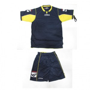 15 000 ENSEMBLES SPORTIFS (Short + Tee shirt))