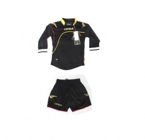 15 000 ENSEMBLES SPORTIFS (Short + Tee shirt))