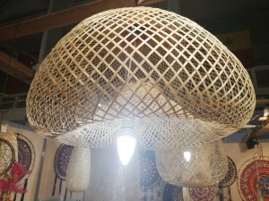 Luminaire susoendu en lamelle de bamboo