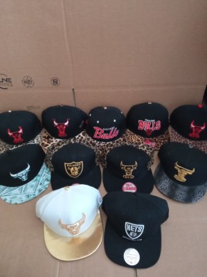 Lot de Casquettes New era,Mitchell and ness,cayler&son DOpe DC SHOES,HUF