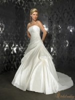 Vend stock de tenues de cérémonie, hommes, femmes, enfants, accessoires