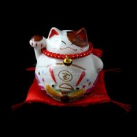MANEKI NEKO TIRELIRE CHAT BONHEUR JAPONAIS MANEKINEKO