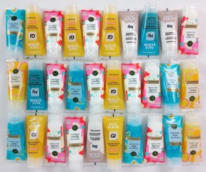 Lot de 30 Flacons / Tubes pour visage gommage et hydratent 98 % naturel 75 ml ( 0.50 ct...)