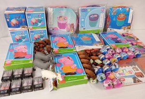Lot de 67 Articles de jouets enfants scrapbooking Neuf