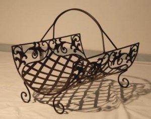 PANIERS A BUCHES EN FER FORGE