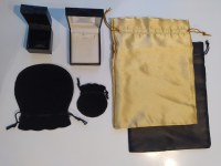30 ECRINS à bague + 60 ECRINS bracelet, collier + 130 POCHETTES SATIN et VELOURS