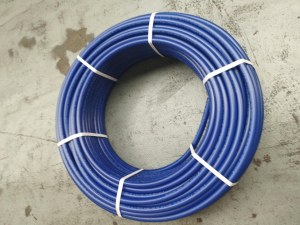 Lot chauffage central et plomberie – Tubes PEX-C, collecteurs, robinetterie – Prix dést...