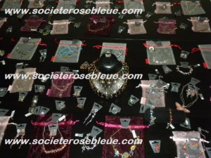 GROSSISTE DESTOCKEUR LOT DE BIJOUX PILGRIM A PETIT PRIX