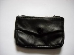 Vends lot de 36 ceinture et 200 portes monnaies cuir