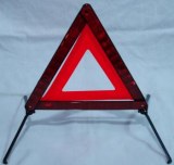 Un lot de triangle et gilet pour voiture