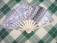 Eventail tissu BATIK