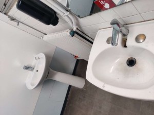 Vasques, laves main, WC, receveurs de douche