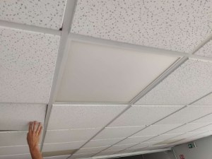 Dalles de faux plafond
