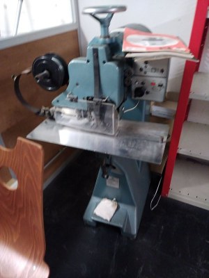 Piqueuse agrafeuse industrielle ZD2-SR SUPRA MATREL