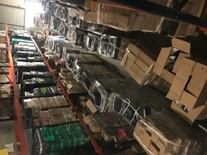 Lot de palettes de marchandises ACCESSOIRES