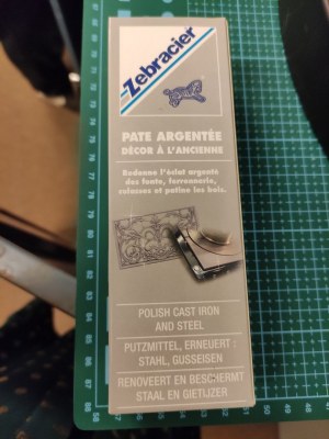 Zebracier, Pâte argentée, décor à l'ancienne : 0,15€