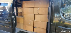 50 Cartons de 100 cintres plats et à pinces