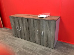 Bureau avec meuble de rangement