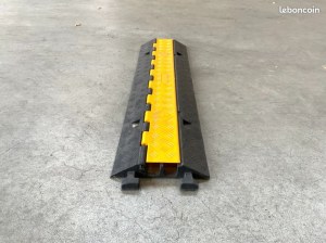 2 Canaux Passage de câble, Pont à câbles, Protection / Protège des câbles