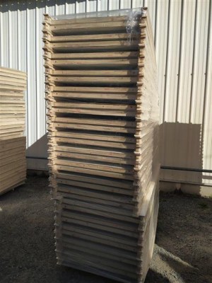 Lot de portes en bois brut