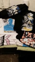 LOT TSHIRT SWEAT SHOES 950 pièces 500 EUR