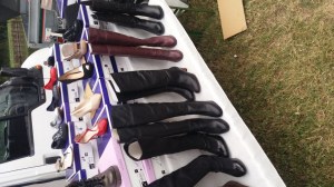 Lot vetements chaussures femmes/hommes/enfa