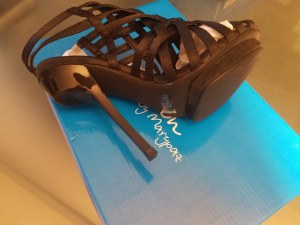 SANDALES NOIRES MULTIBRIDES À TALONS