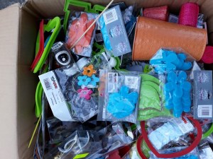 Lot 200 articles de loisirs et créatifs