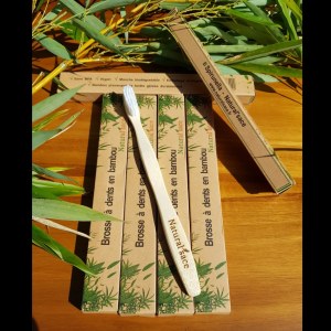 Brosse à dents en bambou, marque Natural'sace