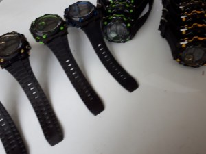 Lot 15 montres silicone chronometres