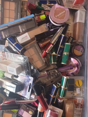 Lot maquillage de marque