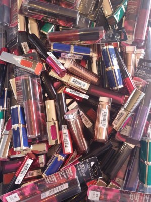 Lot 100 rouges à lèvres