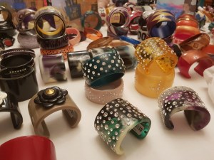 Vends lot de plus de 700 bijoux fantaisie