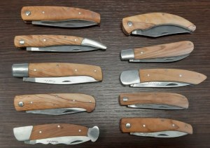 Lot de 100 couteaux de poche manche en bois