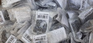 Lot de 100 écouteurs de marque Thomson