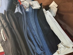 Destockage Jeans Atelier Notify en provenance du Bon Marché Paris