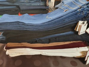 Destockage Jeans Atelier Notify en provenance du Bon Marché Paris