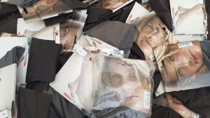 Lot de 400 paires de mi-bas