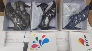 Lot de 16 paires de chaussures