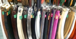 DESTOCKAGE de 3000 ceintures de marques italiennes en CUIR à 1€/pce