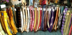 DESTOCKAGE de 3000 ceintures de marques italiennes en CUIR à 1€/pce