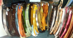 DESTOCKAGE de 3000 ceintures de marques italiennes en CUIR à 1€/pce