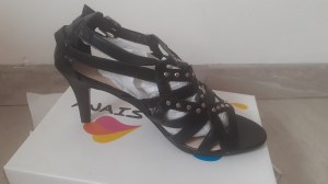 Lot de 16 paires de chaussures