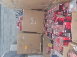 Palettes de pièces automobiles